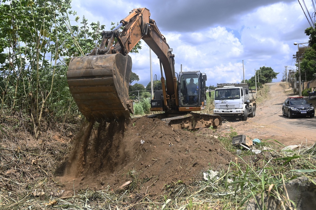 O cuidado com a movimentação de terra é fundamental para evitar danos ambientais aos recursos hídricos como o assoreamento de rios, córregos e ribeirões