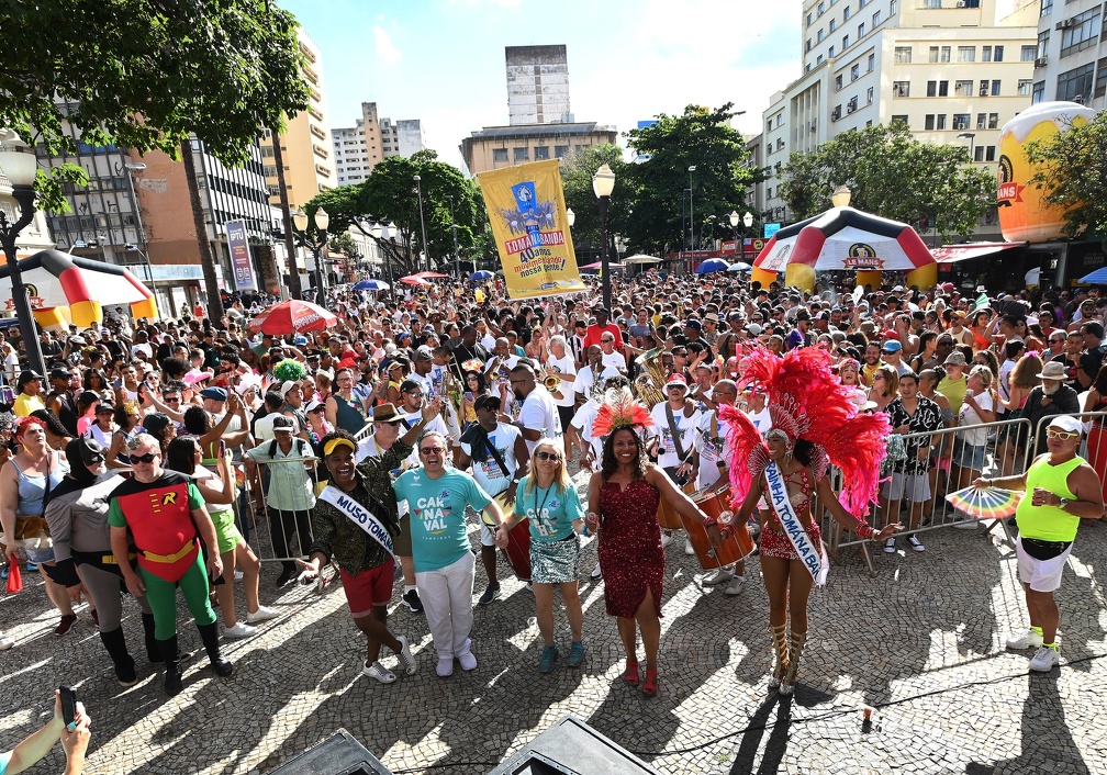 Carlos Bassan Tomá na Banda celebrou 40 anos com grande festa no Largo do Rosário
