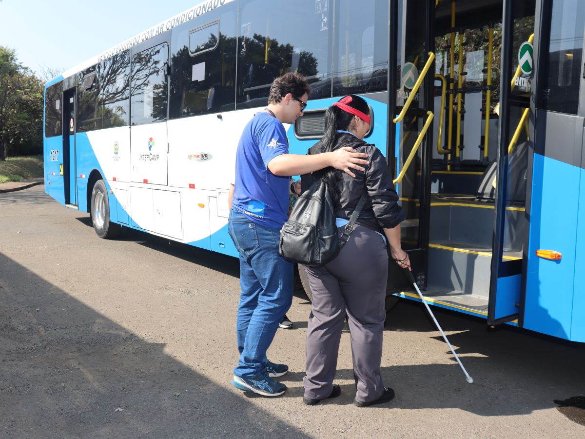 “Transforma: Conduzindo Inclusão” reuniu cerca de 100 motoristas do transporte público coletivo, instrutores e estudantes