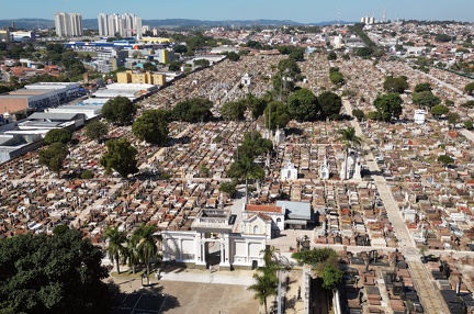 Carlos Bassan Reconhecido como patrimônio cultural, o Cemitério da Saudade abriga 30 mil sepulturas e é o mais antigo cemitério público do Brasil