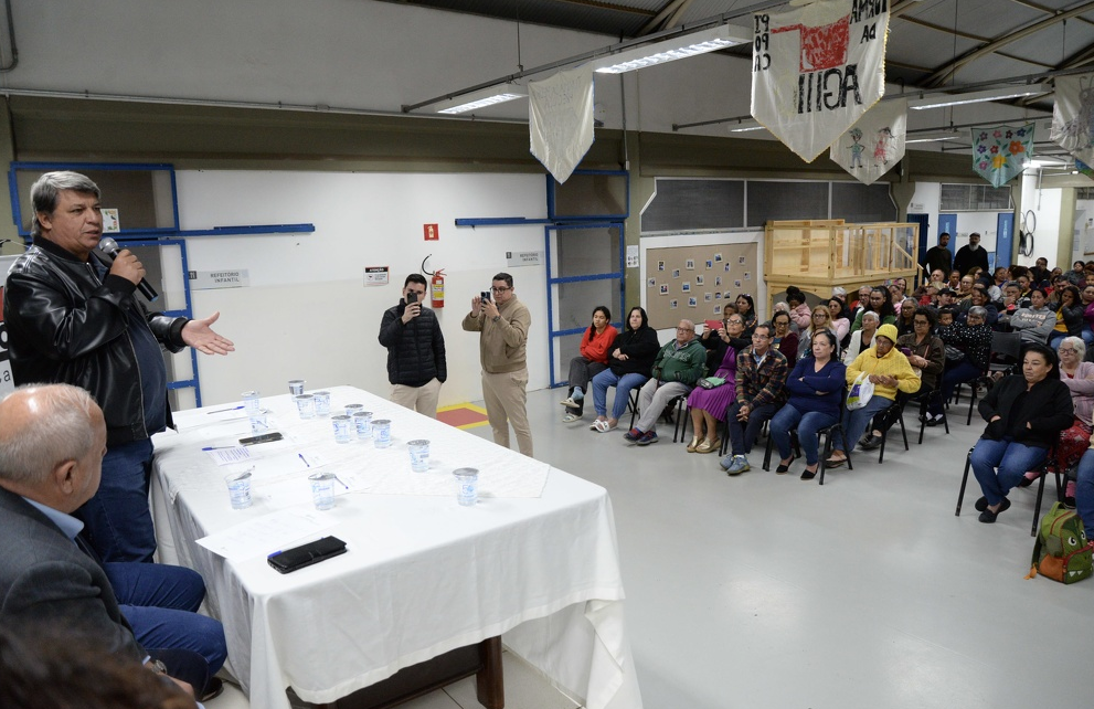 Antonio Oliveira/PMC Com a entrega das matrículas emitidas pelo Cartório de Registro de Imóveis, os moradores agora têm a posse oficial de suas propriedades