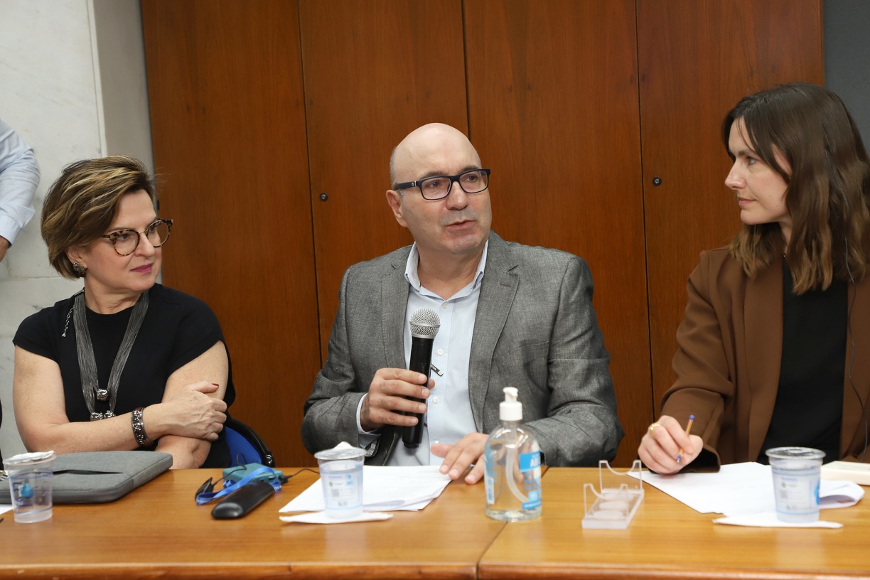 Foto: O prefeito Dário Saadi durante reunião de alinhamento de objetivos do programa | Crédito: Fernanda Sunega Imagem mostra o prefeito de Campinas, Dário Saadi, durante reunião de alinhamento de objetivos do programa contra obesidade infantil