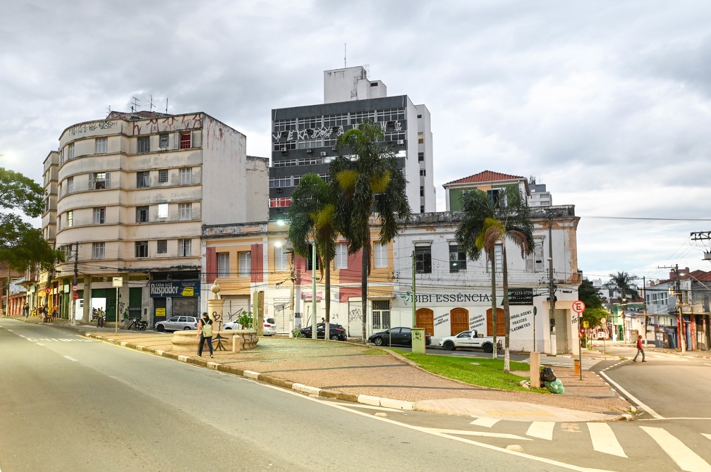 Imagem mostra imóvel na Praça 9 de Julho, em Campinas